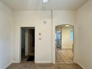 326 Chamberlain Ave in Auburn, CA - Building Photo - Building Photo