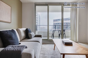 850 N Randolph St in Arlington, VA - Building Photo