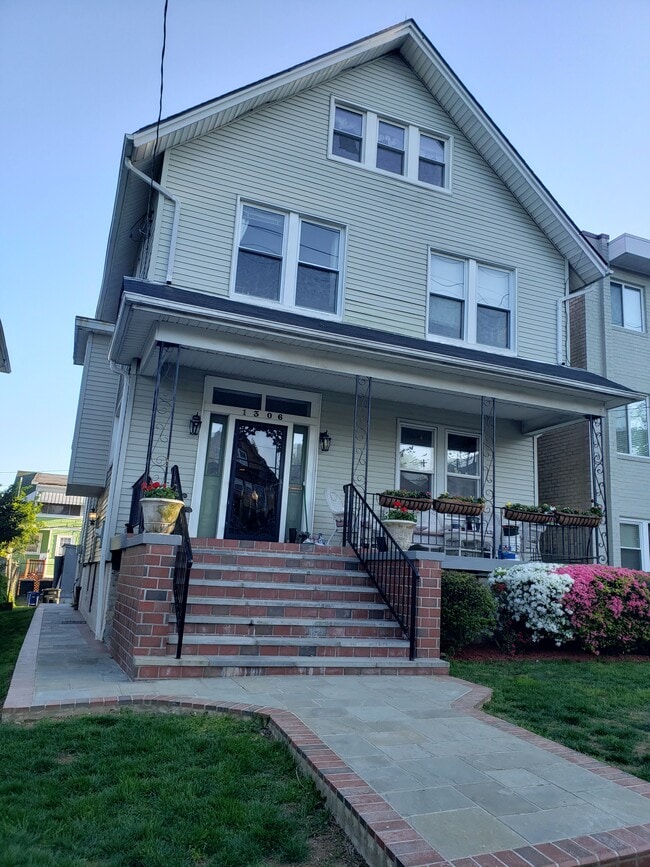 1306 Delafield Pl NW in Washington, DC - Building Photo - Building Photo