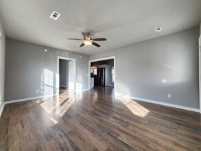 7642 SW Regional Airport Blvd in Bentonville, AR - Building Photo - Building Photo