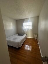 119 Cindy Ct in Middlesex, NJ - Foto de edificio - Building Photo