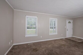 127 Agin Way in Milton, KY - Building Photo - Building Photo