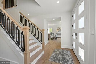 5805 Massachusetts Ave in Bethesda, MD - Building Photo - Building Photo