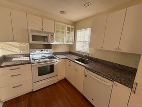 168 Highview Ave in Stamford, CT - Building Photo - Building Photo