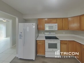 342 Pondview Dr in Harleysville, PA - Foto de edificio - Building Photo