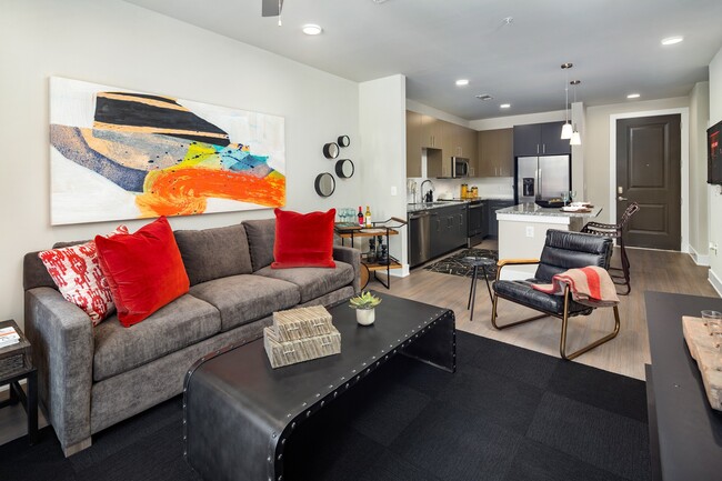 915 Glenwood Apartments at Grant Park