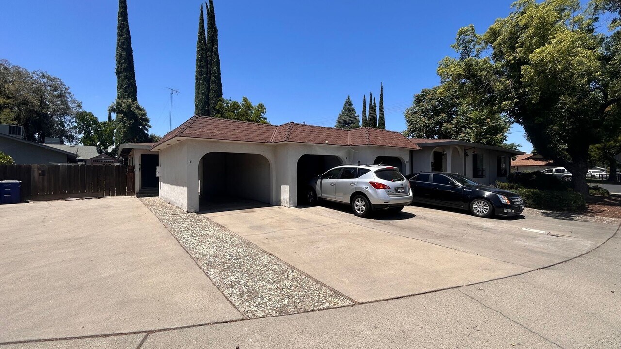 2517 Liberty Ct in Modesto, CA - Building Photo