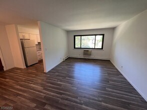 401 US-22 in North Plainfield, NJ - Building Photo - Building Photo