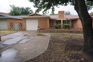3821 51st St in Lubbock, TX - Building Photo