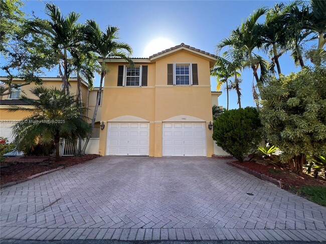 5486 NW 112th Path in Doral, FL - Building Photo - Building Photo
