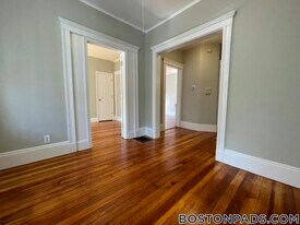 247 Boston St in Boston, MA - Building Photo