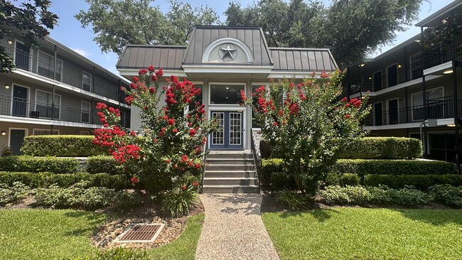 The Terraces on Brompton Apartments in Houston, TX - Building Photo - Building Photo