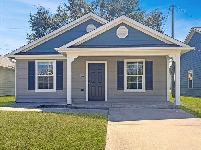 property at 7417 Blue Jay Dr