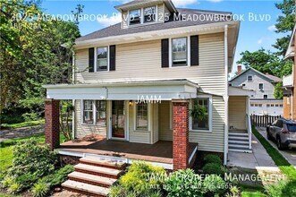 3025 Meadowbrook Blvd in Cleveland Heights, OH - Building Photo - Building Photo