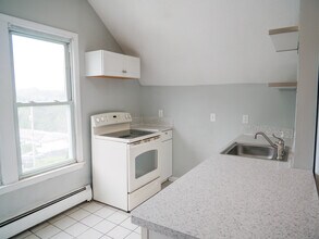 16 Sycaway St in West Haven, CT - Building Photo - Building Photo