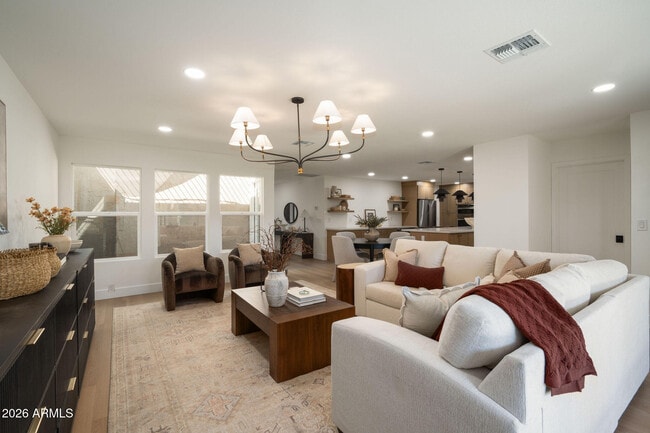 7837 E Crestwood Way in Scottsdale, AZ - Building Photo - Building Photo