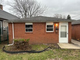 1618 Milburn Ave in Toledo, OH - Building Photo