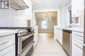 1375 Applewood Rd in Mississauga, ON - Building Photo - Building Photo