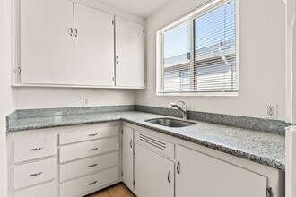 2351 88th Ave in Oakland, CA - Building Photo - Building Photo