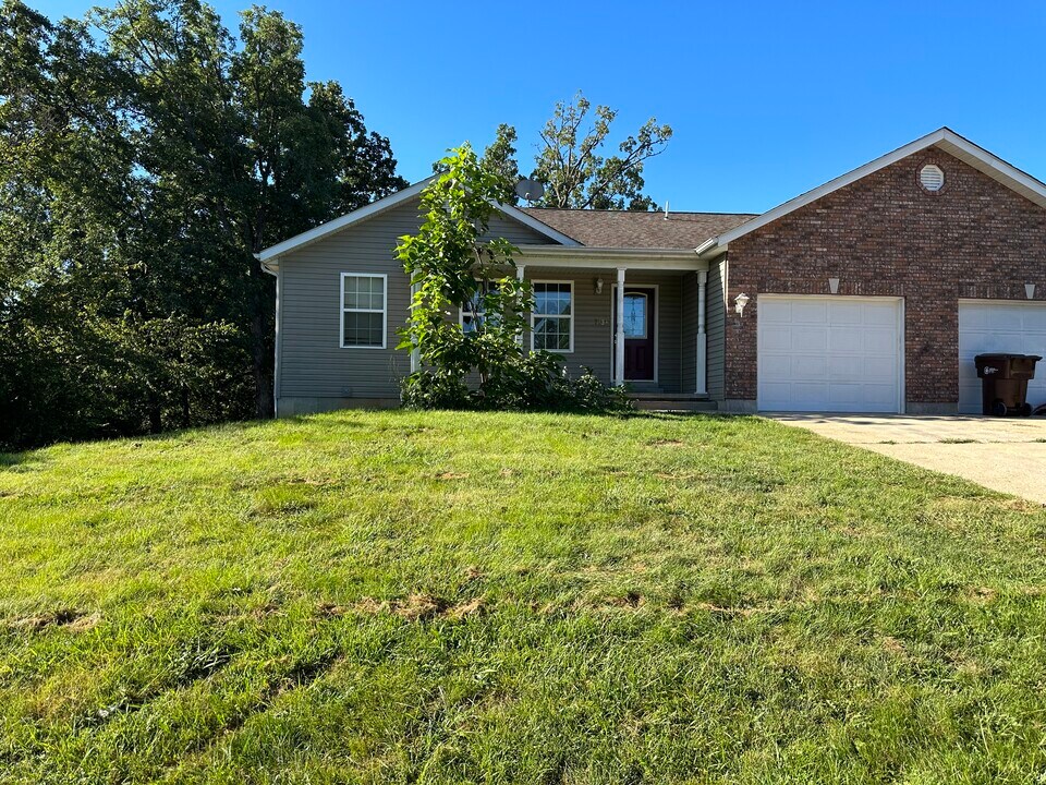 713B Tall Oaks Dr, Unit B in St. Clair, MO - Foto de edificio