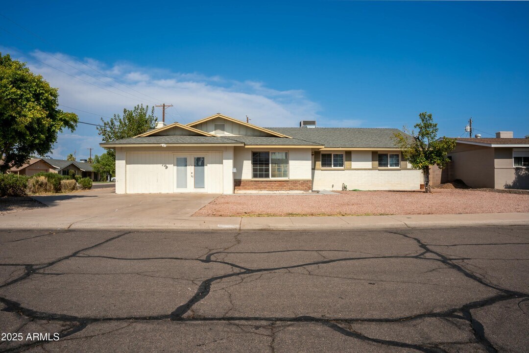 2503 S Jentilly Ln in Tempe, AZ - Building Photo