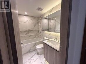 8611-8611 Hazelbridge Wy in Richmond, BC - Building Photo - Building Photo