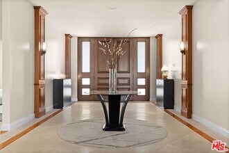 1915 Carla Ridge in Beverly Hills, CA - Building Photo - Building Photo