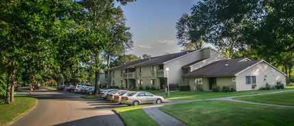 Brownstone Gardens (62 and Older Community) in East Longmeadow, MA - Building Photo - Building Photo