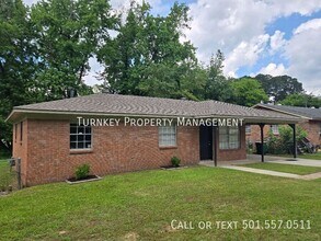 9308 Lew Dr in Little Rock, AR - Building Photo - Building Photo