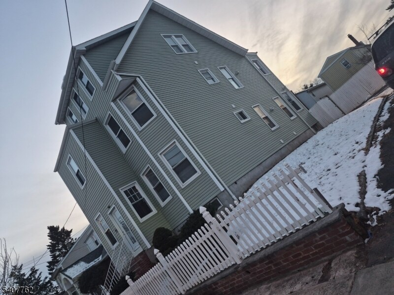 95 Cedar Hill Ave in Belleville, NJ - Building Photo