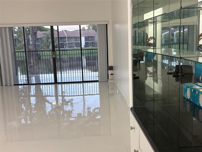 2035 SW 15th St in Deerfield Beach, FL - Building Photo - Building Photo