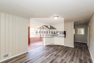 6615 Cascade Palmetto Hwy in Fairburn, GA - Building Photo - Building Photo