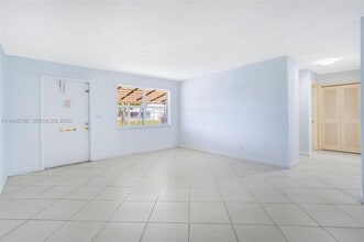 1005 SW 18th St in Boynton Beach, FL - Building Photo - Building Photo