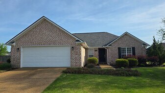 153 Julius Cove in Medina, TN - Building Photo