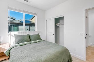 414 Caliper Way, Unit 1 in San Marcos, CA - Building Photo - Building Photo