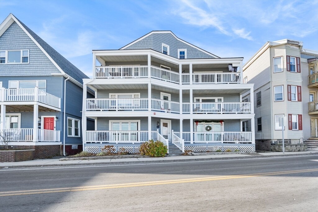 249 Winthrop Shore Dr in Winthrop, MA - Building Photo