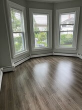 235 Jackson St, Unit 2 in Lawrence, MA - Foto de edificio - Building Photo