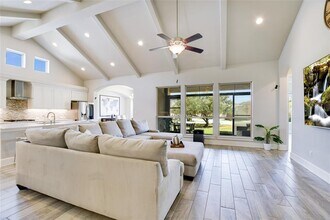 949 Indian Hawthorne Dr in Georgetown, TX - Building Photo - Building Photo