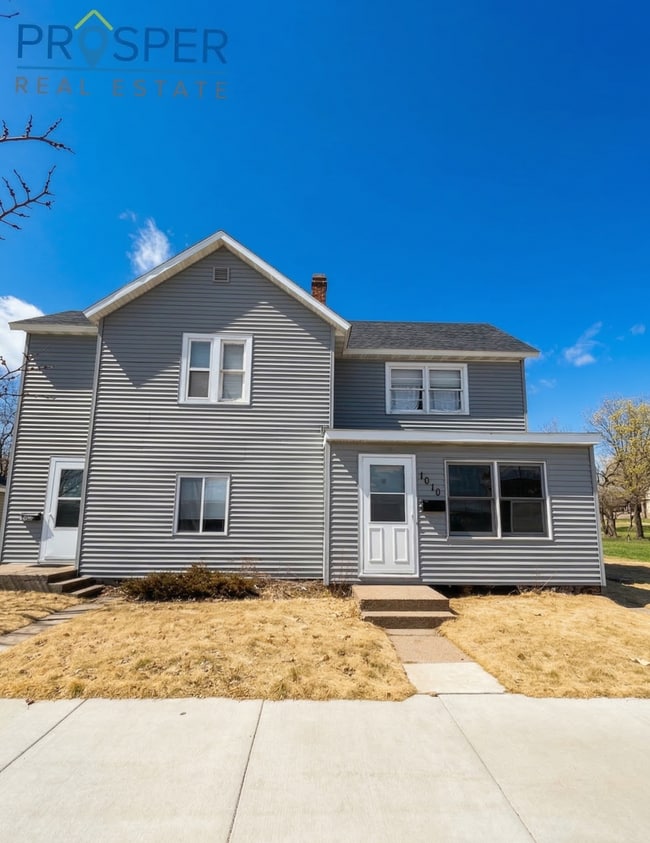 property at 1010 S 1st Ave