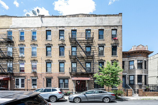 236 New Jersey Ave in Brooklyn, NY - Foto de edificio - Building Photo