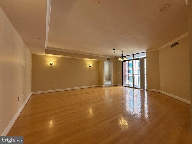 property at 1201 N Garfield St