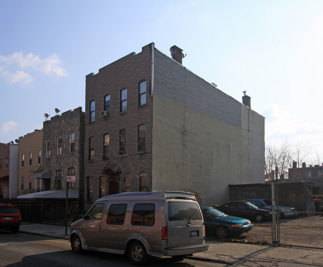 64 Palmetto St in Brooklyn, NY - Building Photo - Building Photo