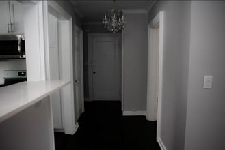 20 Gibson Ave, Unit Apartment D2 in Huntington, NY - Foto de edificio - Building Photo