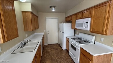 709 Spotted Eagle St in Henderson, NV - Foto de edificio - Building Photo