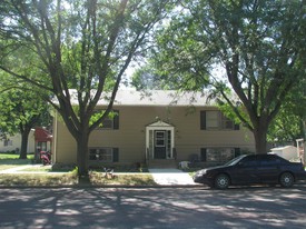 909 College St Apartments