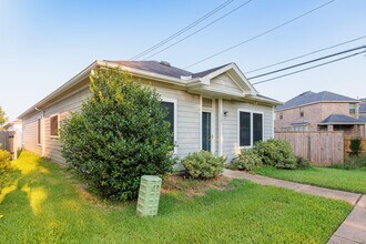 1703 Nichole Woods Dr in Houston, TX - Building Photo - Building Photo