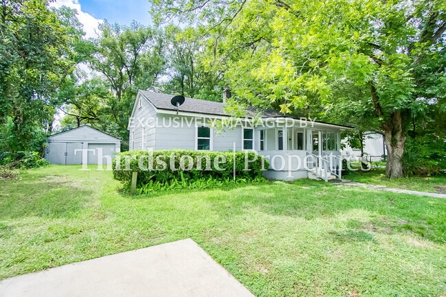 property at 3032 W 5th St