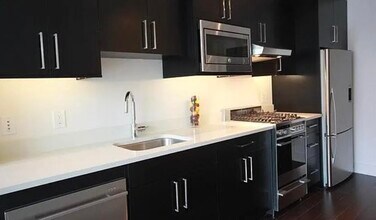 1100 Maxwell Ln in Hoboken, NJ - Building Photo - Building Photo