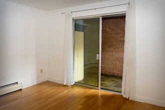 11 Commonwealth Ct, Unit 6 in Boston, MA - Building Photo - Building Photo