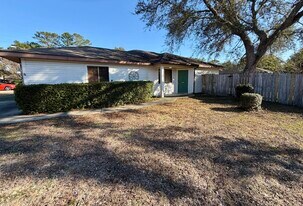 3102 Aspen Ct in Niceville, FL - Building Photo